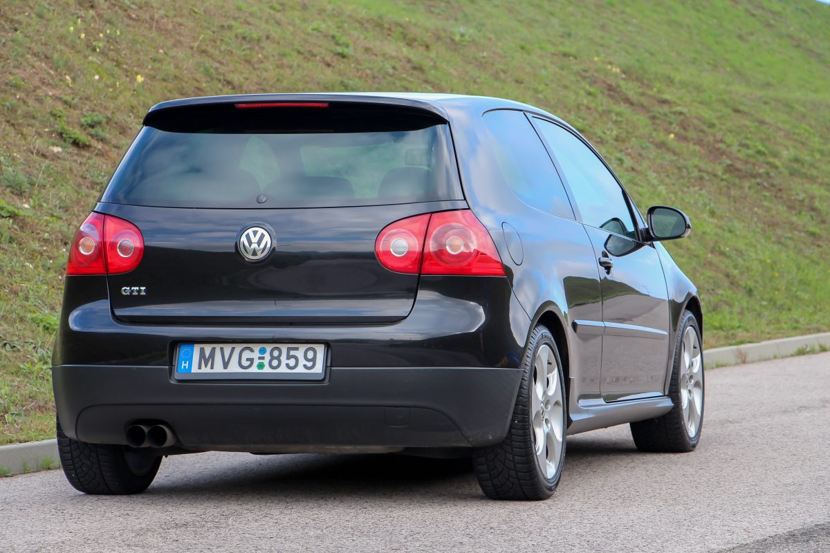 VOLKSWAGEN GOLF V