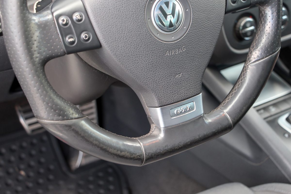 VOLKSWAGEN GOLF V