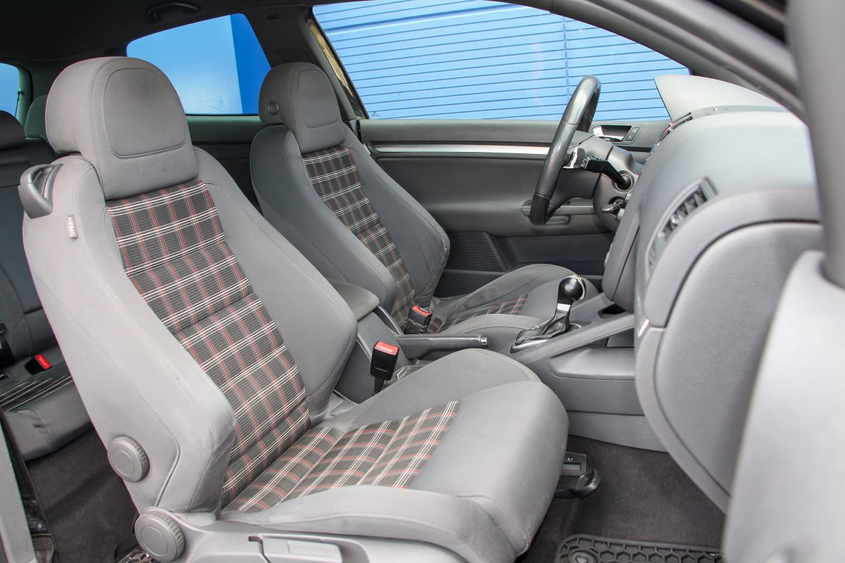 VOLKSWAGEN GOLF V