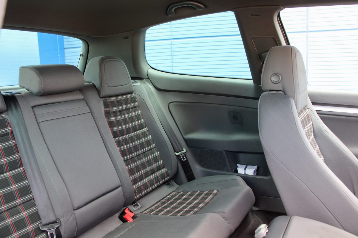 VOLKSWAGEN GOLF V