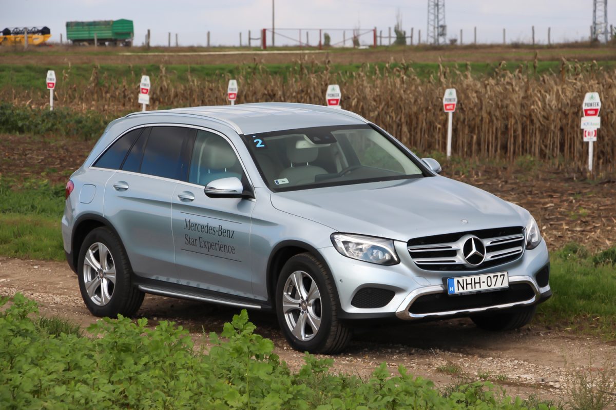 MERCEDES-BENZ