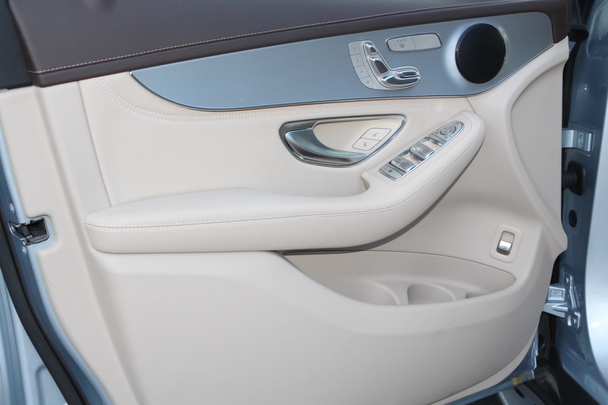 MERCEDES-BENZ