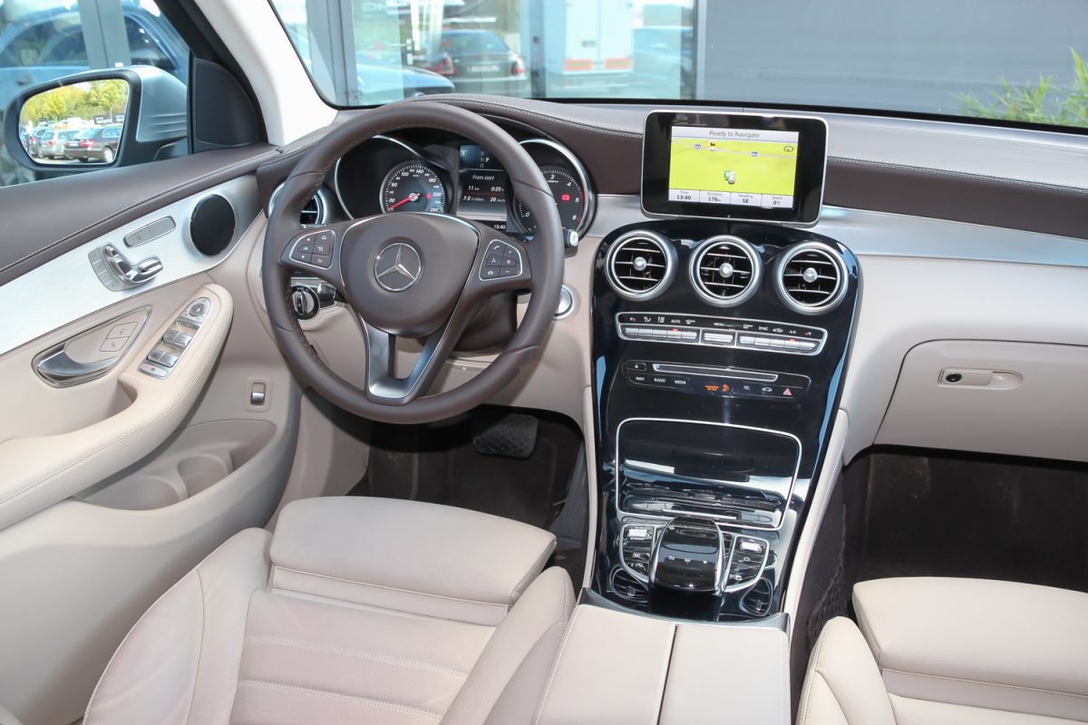 MERCEDES-BENZ