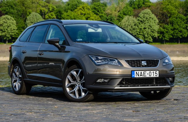 Sportos terepfutó - SEAT Leon X-Perience teszt