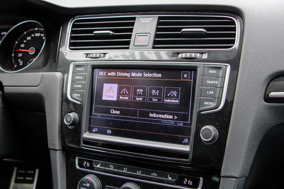 VOLKSWAGEN GOLF