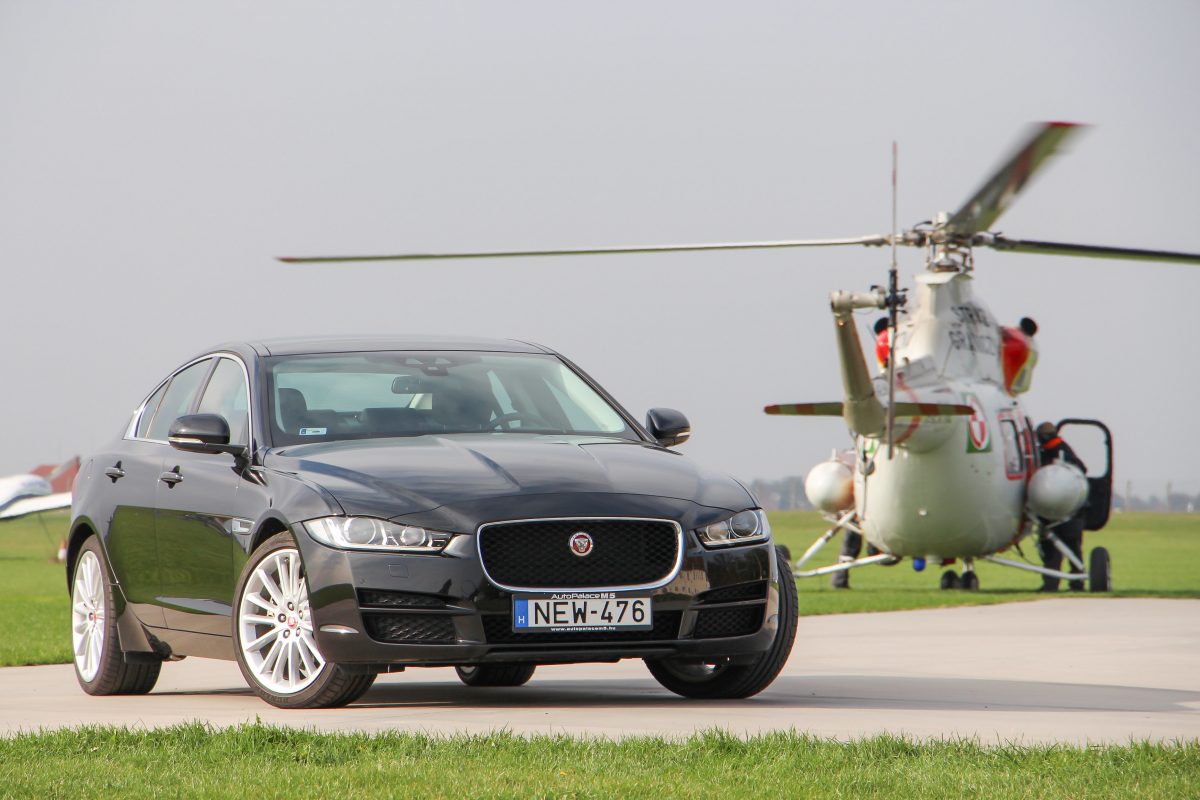 JAGUAR X-TYPE