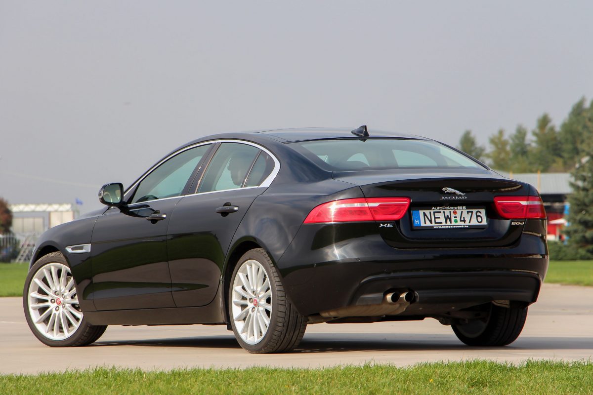 JAGUAR X-TYPE