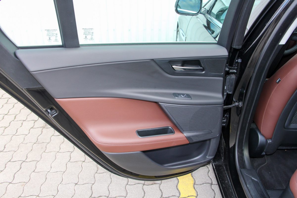 JAGUAR X-TYPE