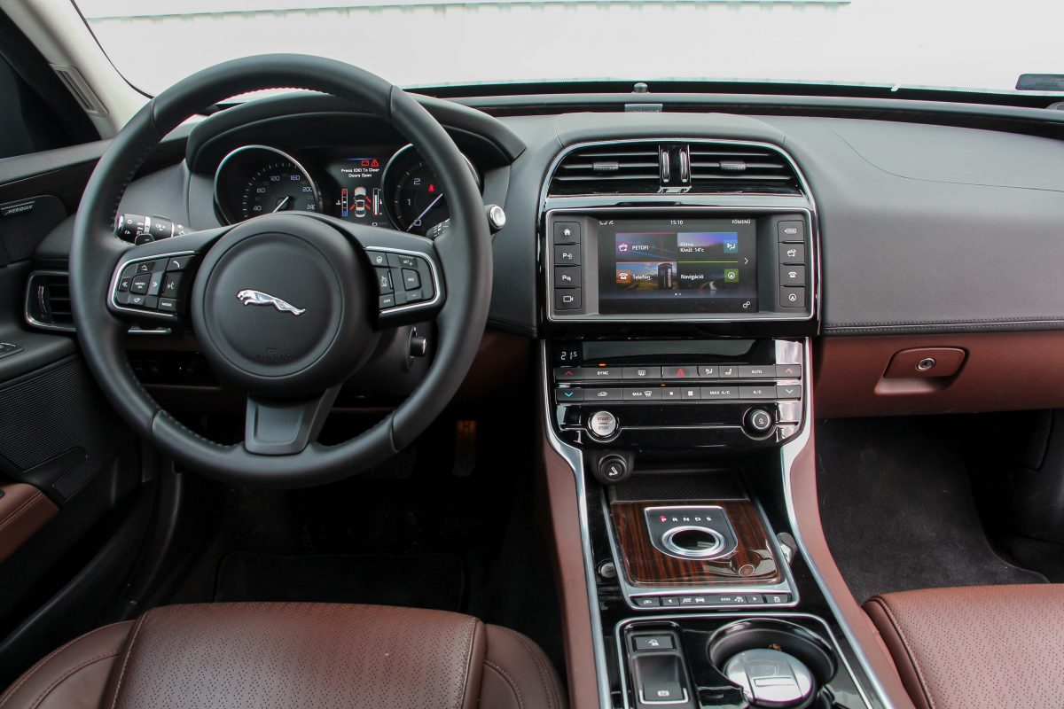 JAGUAR X-TYPE