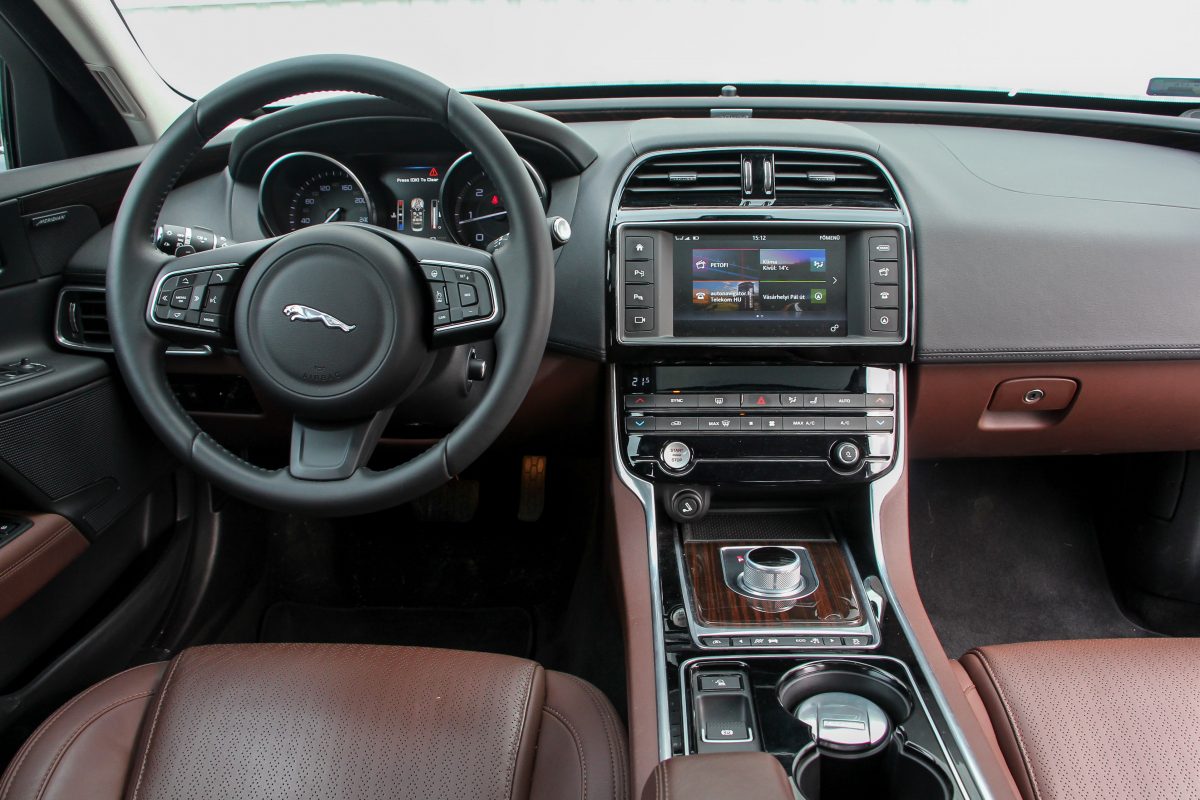 JAGUAR X-TYPE