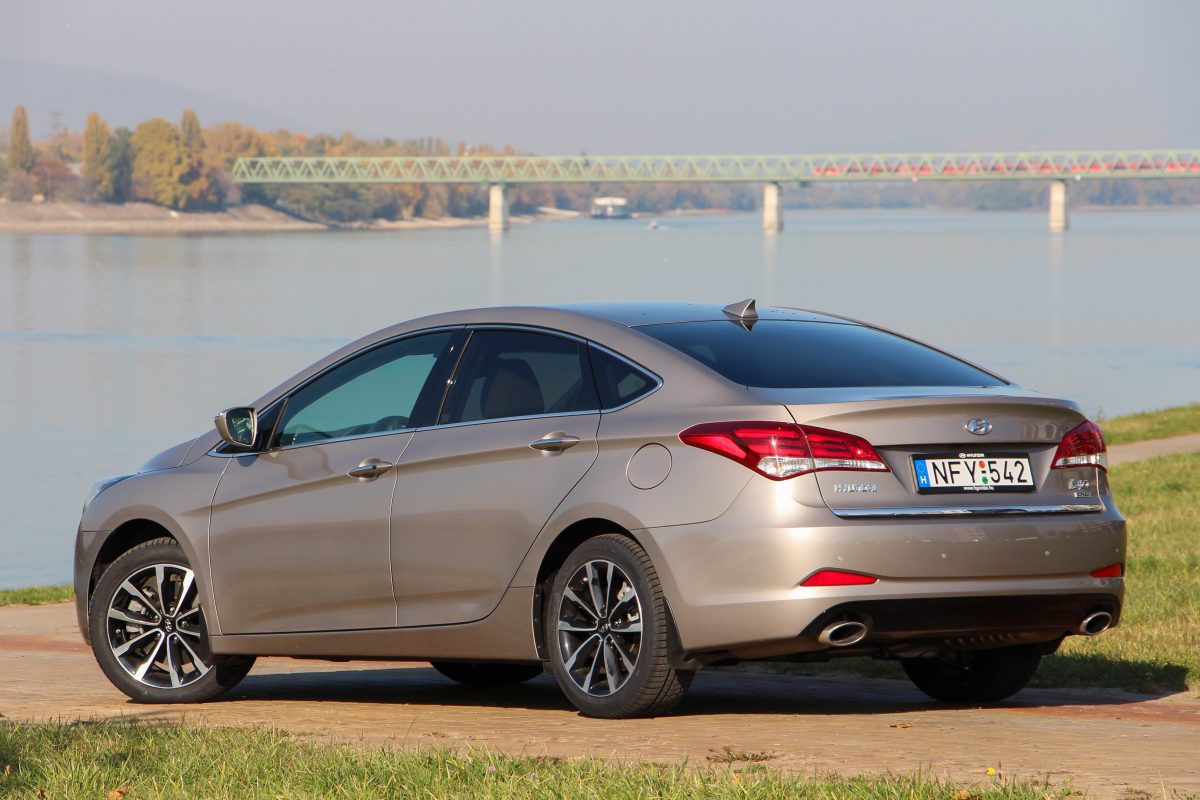 HYUNDAI I40