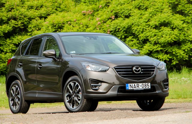 Ez sem eszi le a fejed! Teszten a csúcs Mazda CX-5