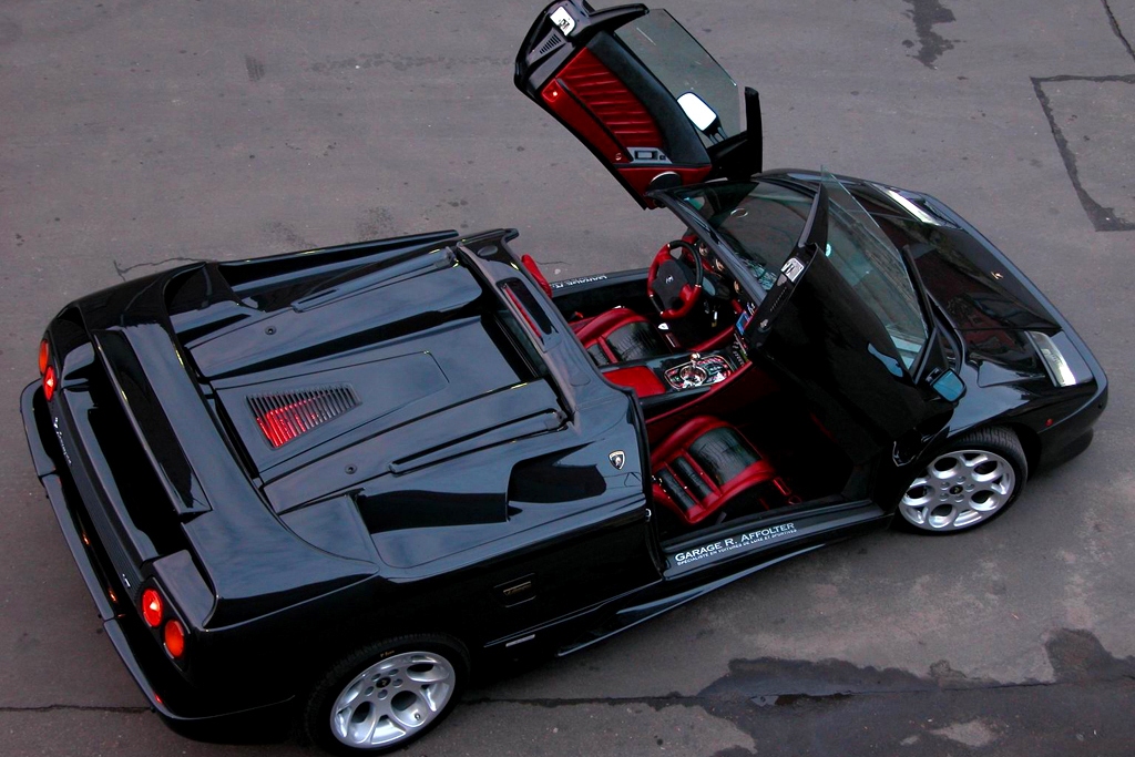 LAMBORGHINI