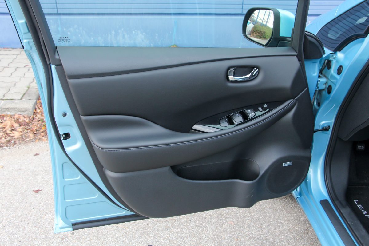 NISSAN LEAF