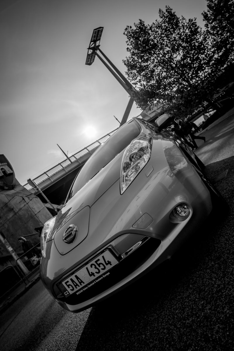 NISSAN LEAF