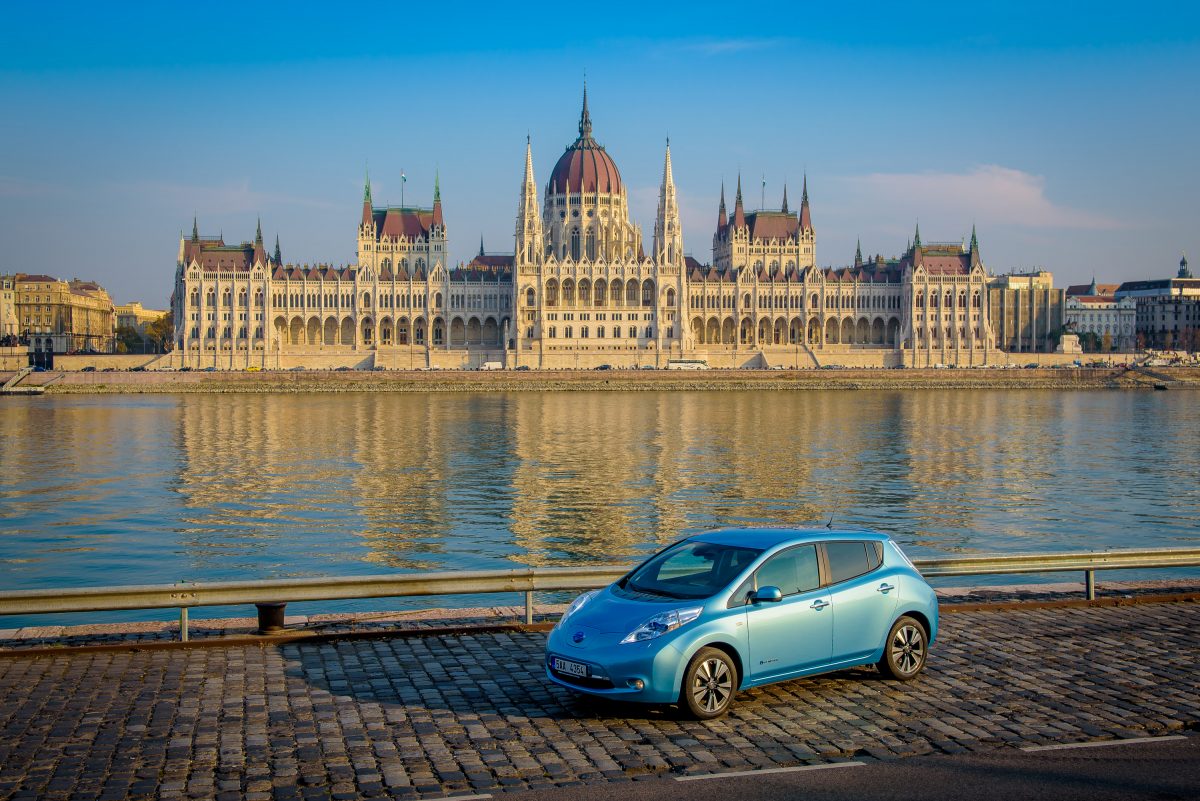 NISSAN LEAF