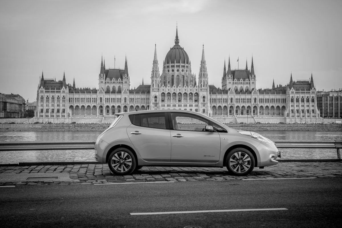 NISSAN LEAF