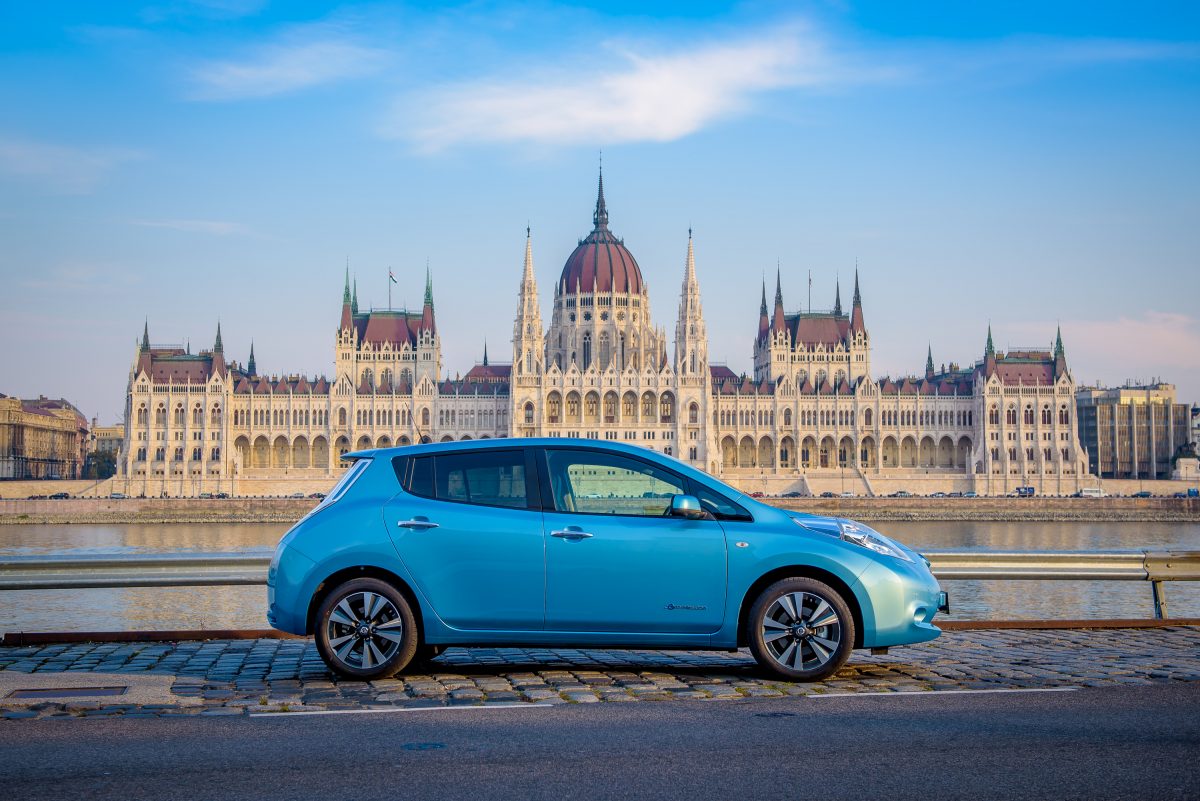 NISSAN LEAF