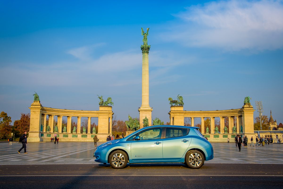 NISSAN LEAF
