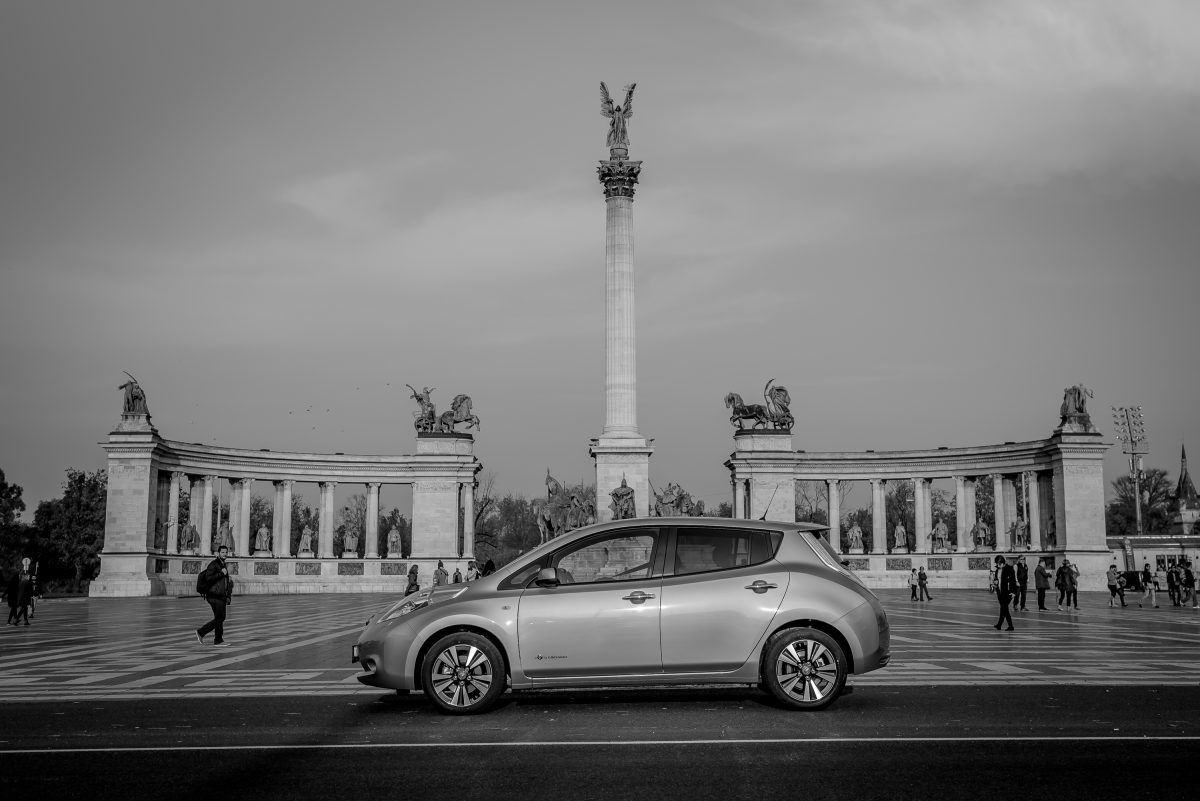 NISSAN LEAF