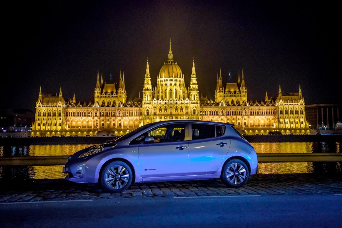 NISSAN LEAF