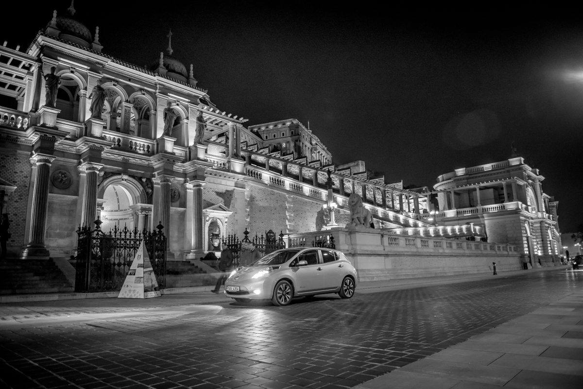NISSAN LEAF