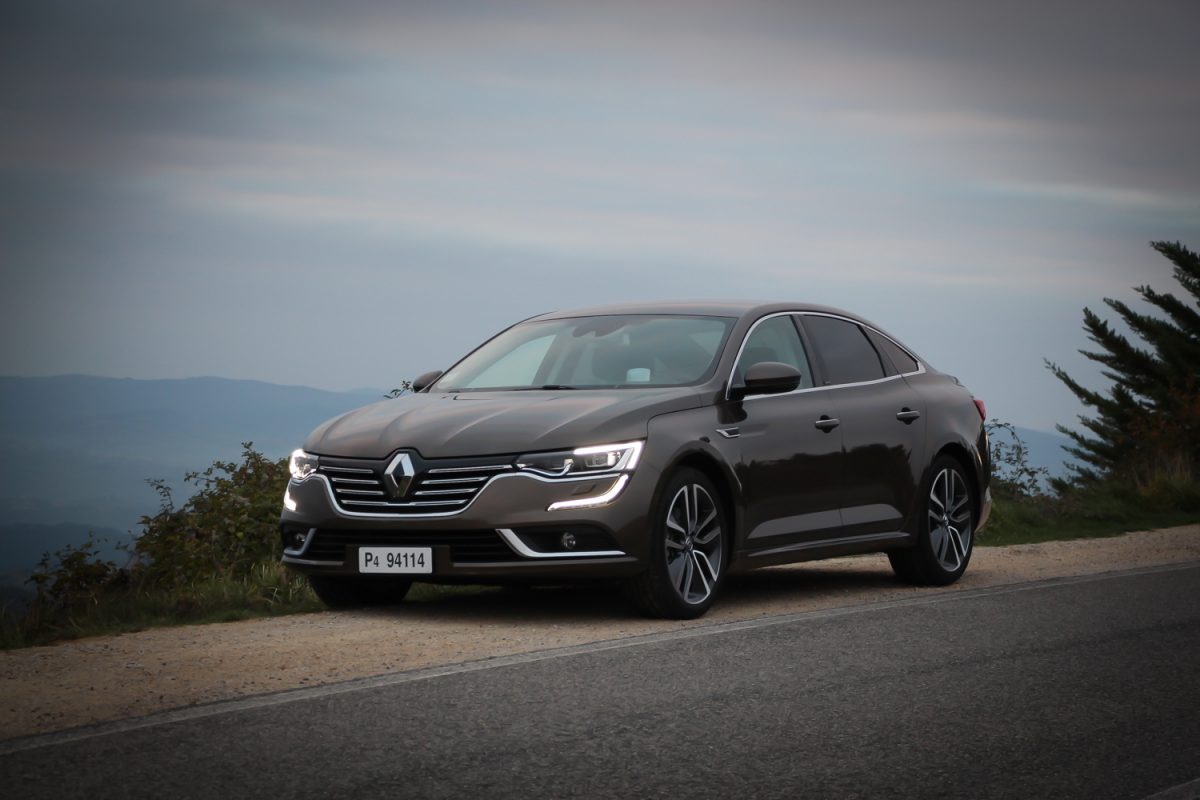 RENAULT