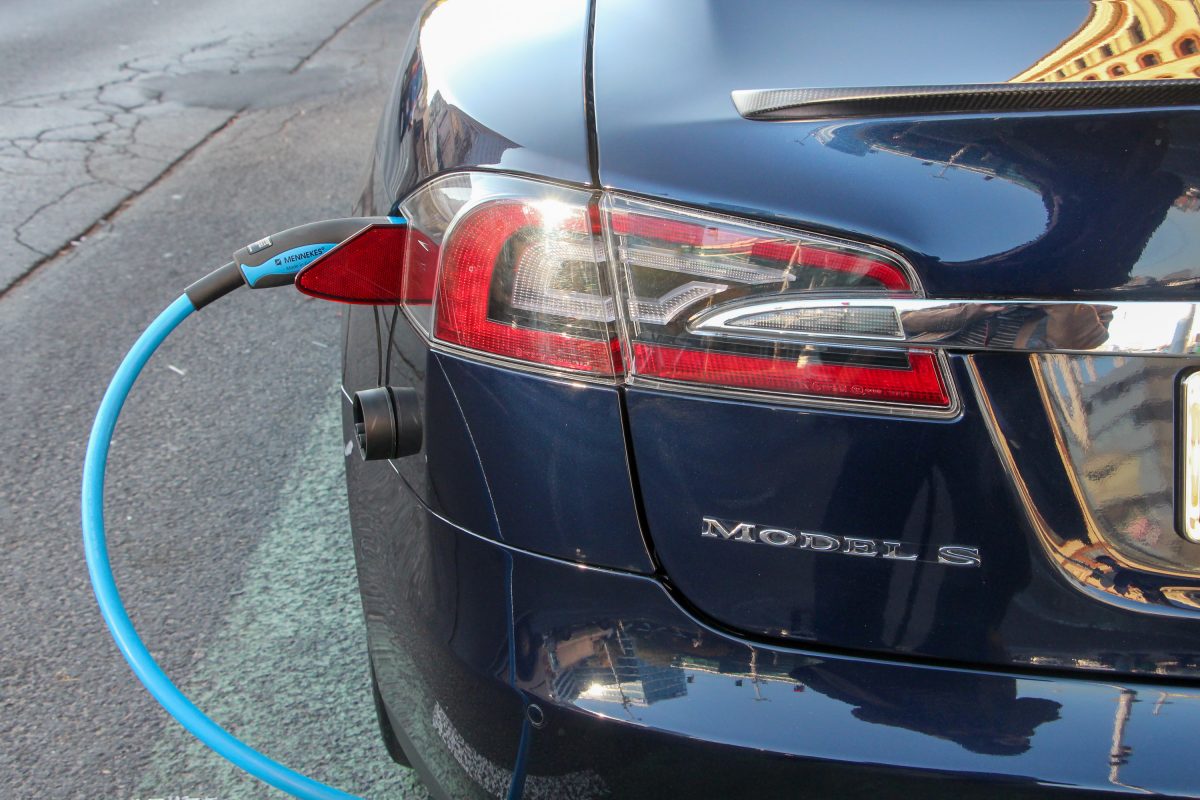 TESLA MODEL S