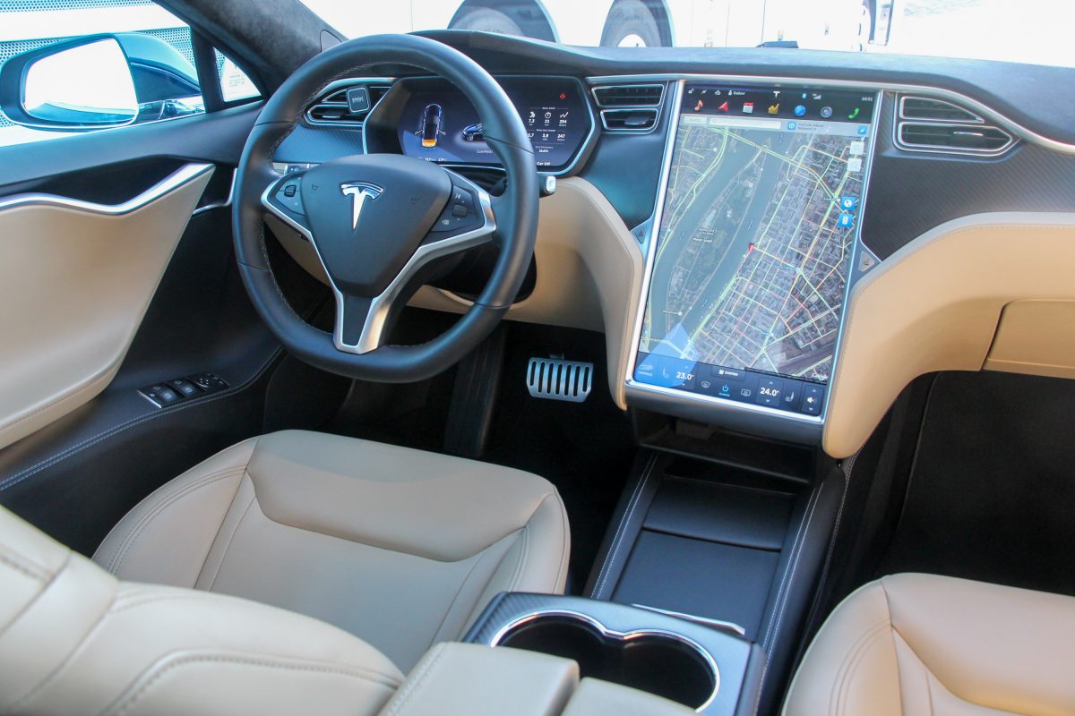 TESLA MODEL S