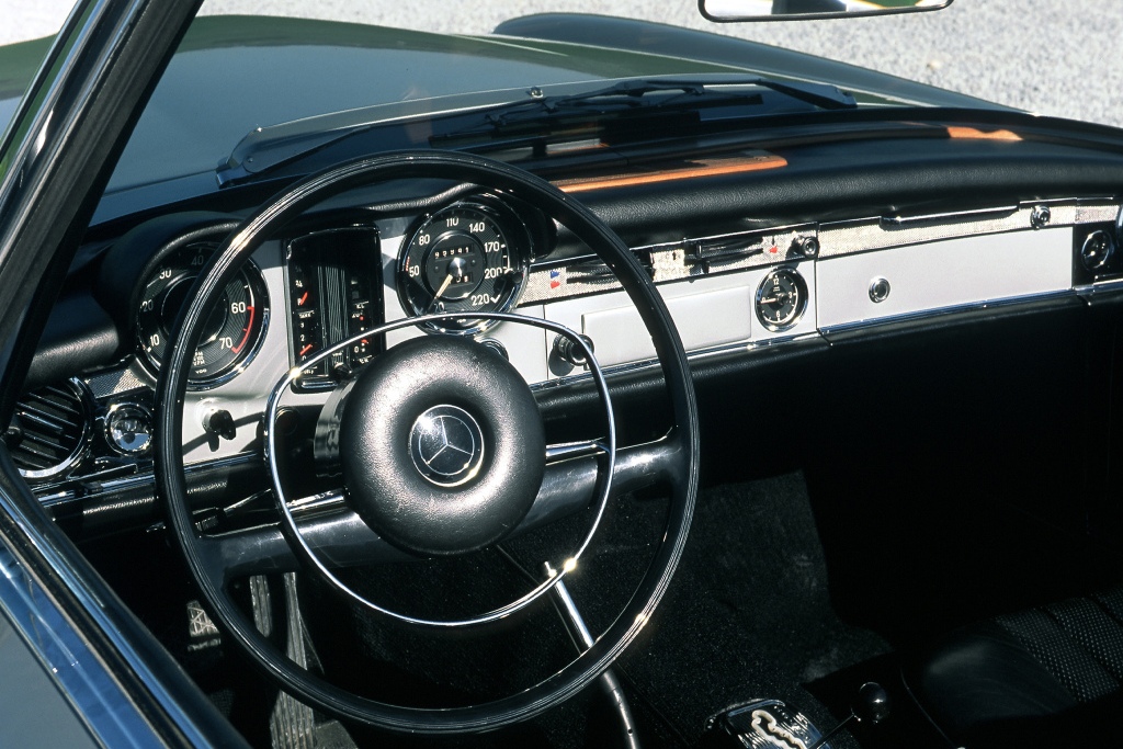 MERCEDES-BENZ