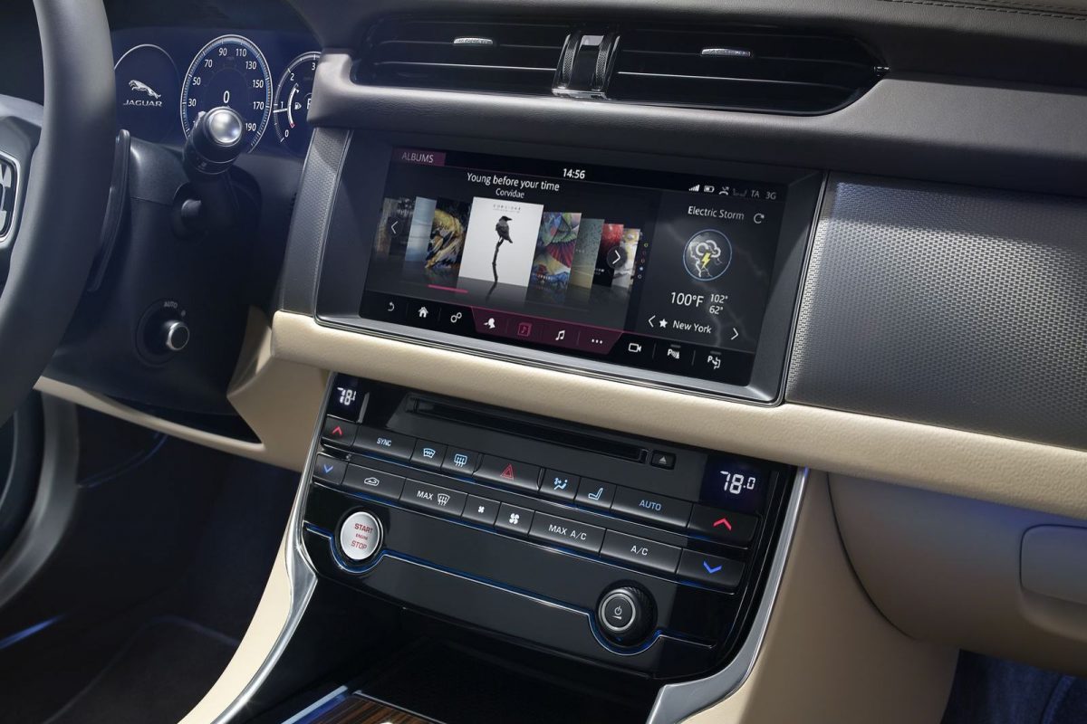 JAGUAR XF