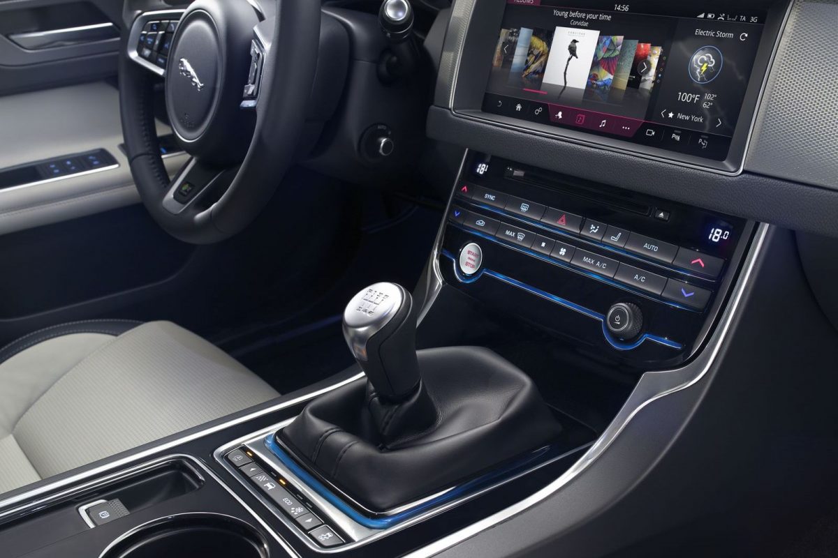 JAGUAR XF