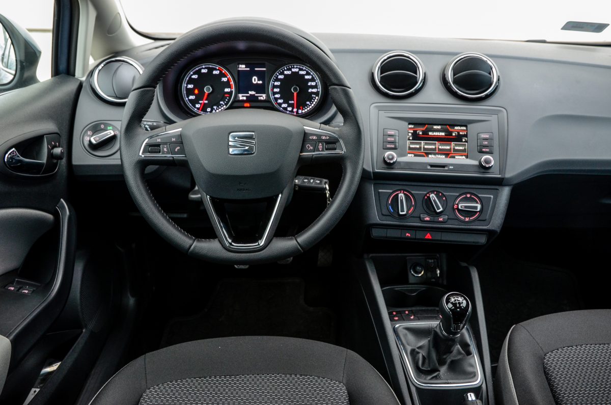 SEAT IBIZA