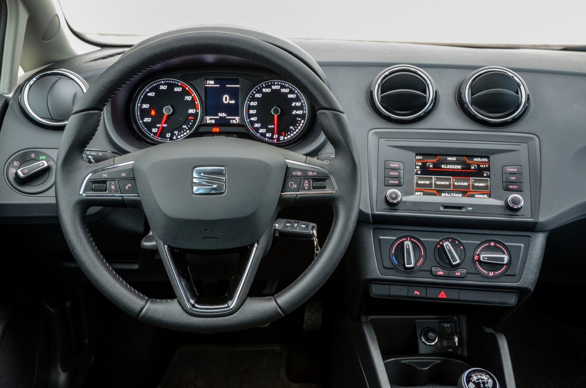 SEAT IBIZA