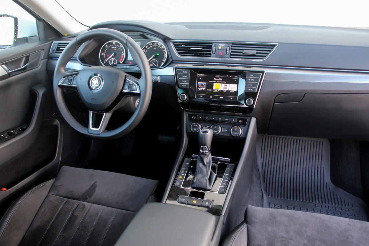 SKODA SUPERB