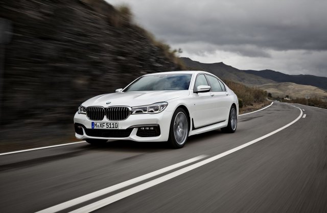Ha nem elég simán az erő, akkor neked szól a BMW 7 M