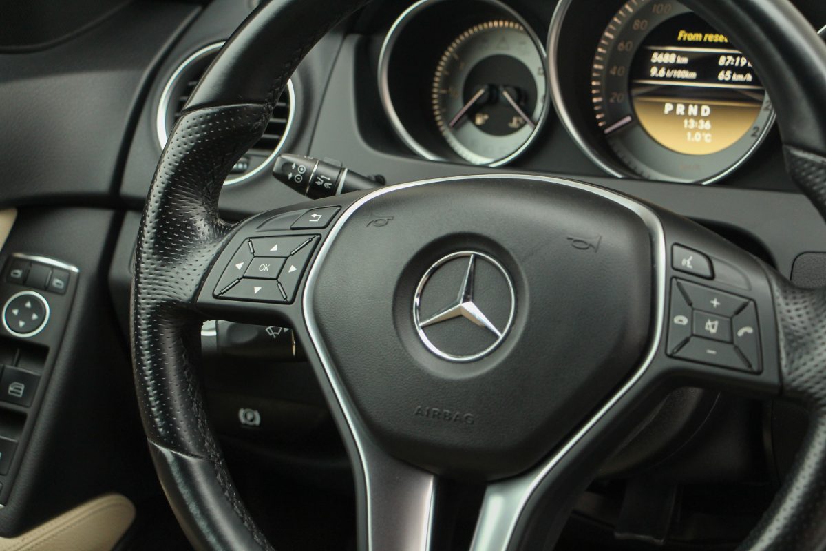 MERCEDES-BENZ C-OSZTÁLY