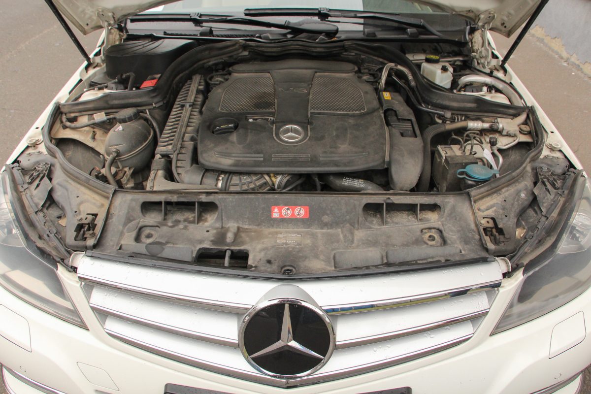 MERCEDES-BENZ C-OSZTÁLY