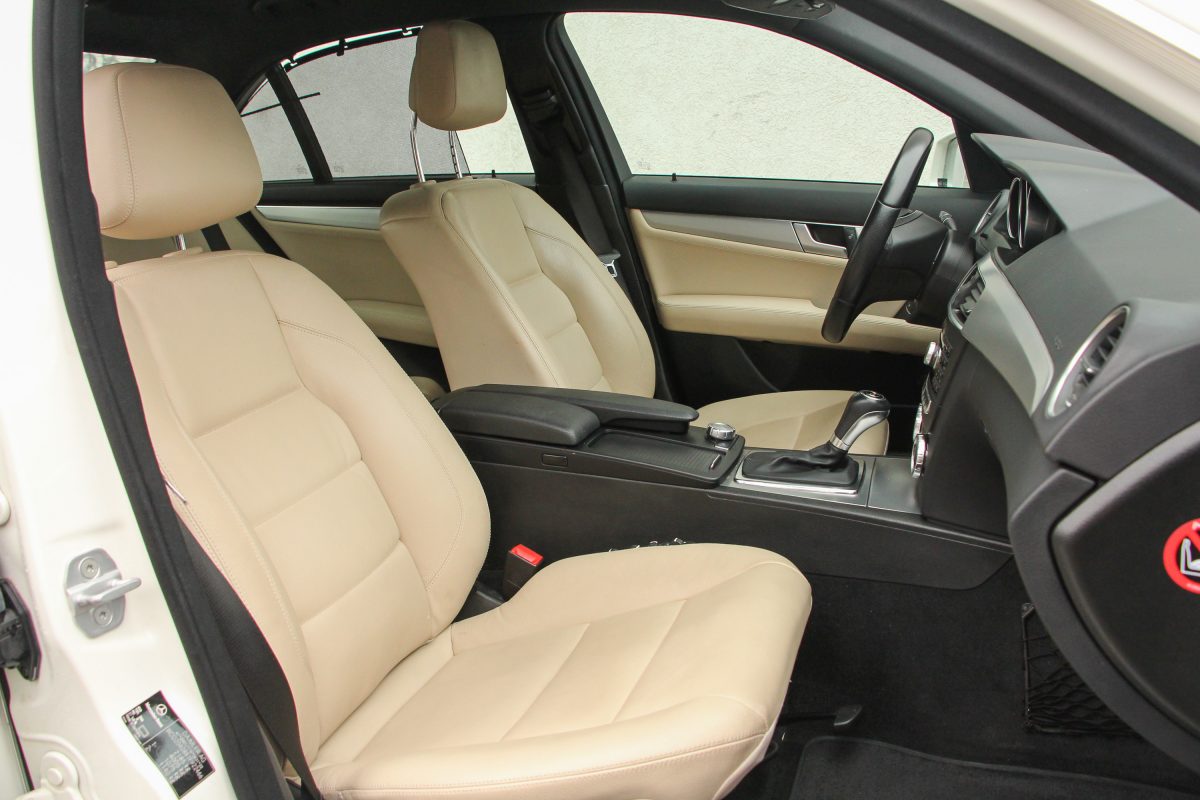 MERCEDES-BENZ C-OSZTÁLY
