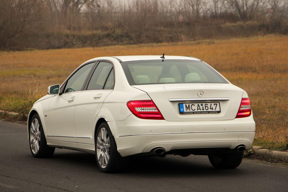 MERCEDES-BENZ C-OSZTÁLY