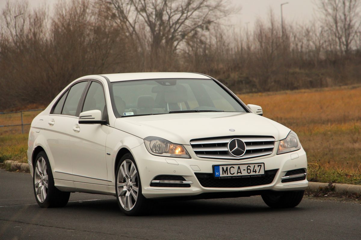 MERCEDES-BENZ C-OSZTÁLY
