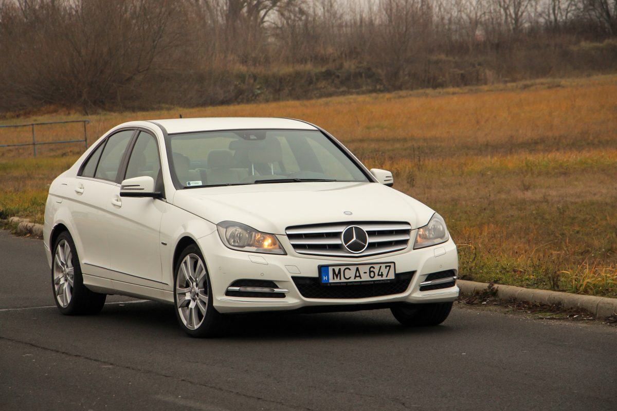 MERCEDES-BENZ C-OSZTÁLY