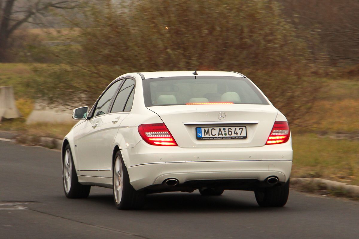 MERCEDES-BENZ C-OSZTÁLY