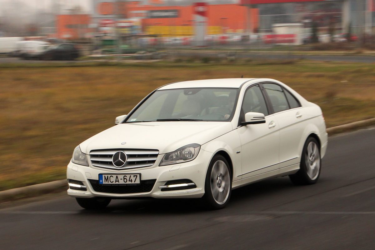 MERCEDES-BENZ C-OSZTÁLY