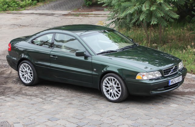 Az Angyal unokája - a Volvo C70 kupé
