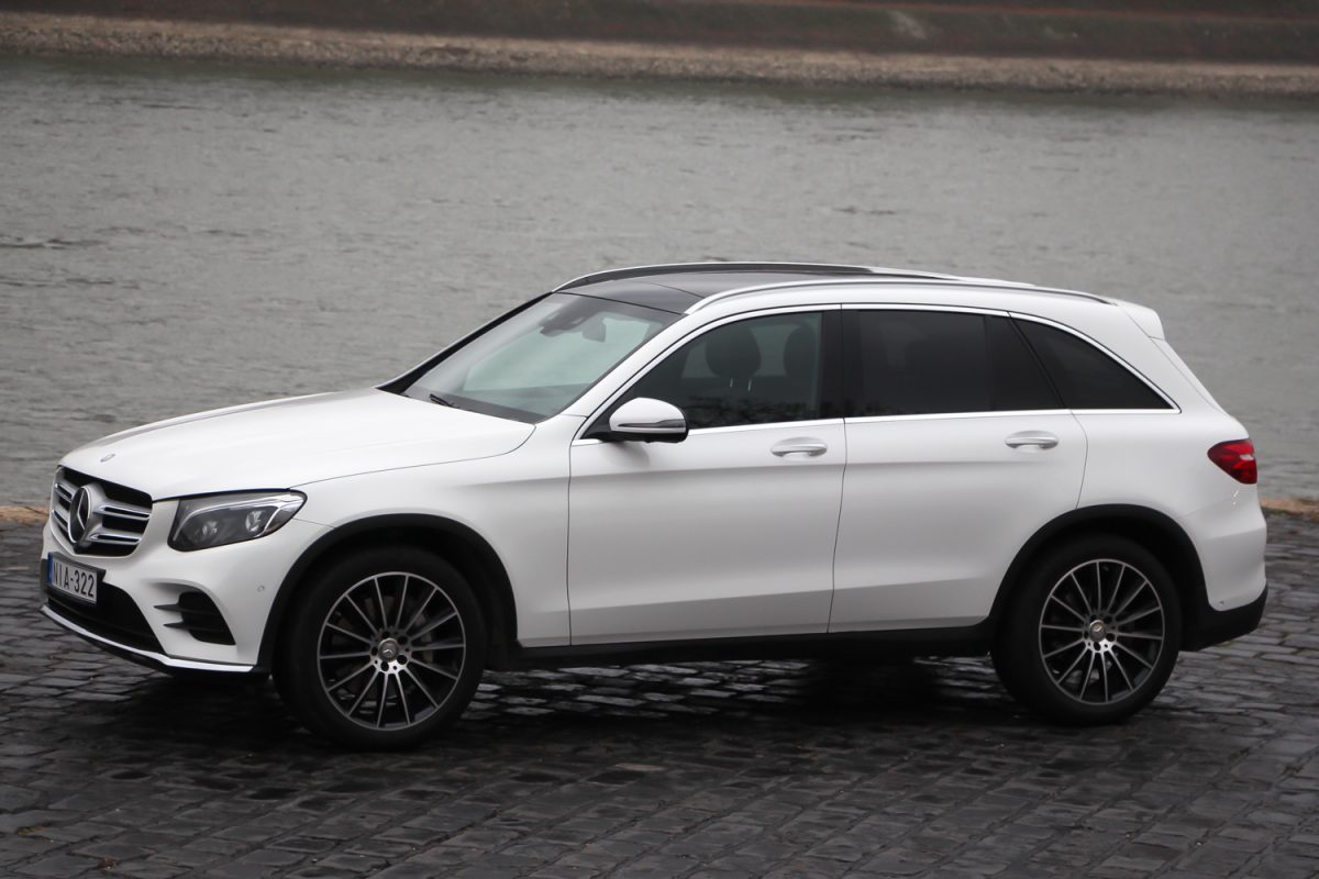 MERCEDES-BENZ