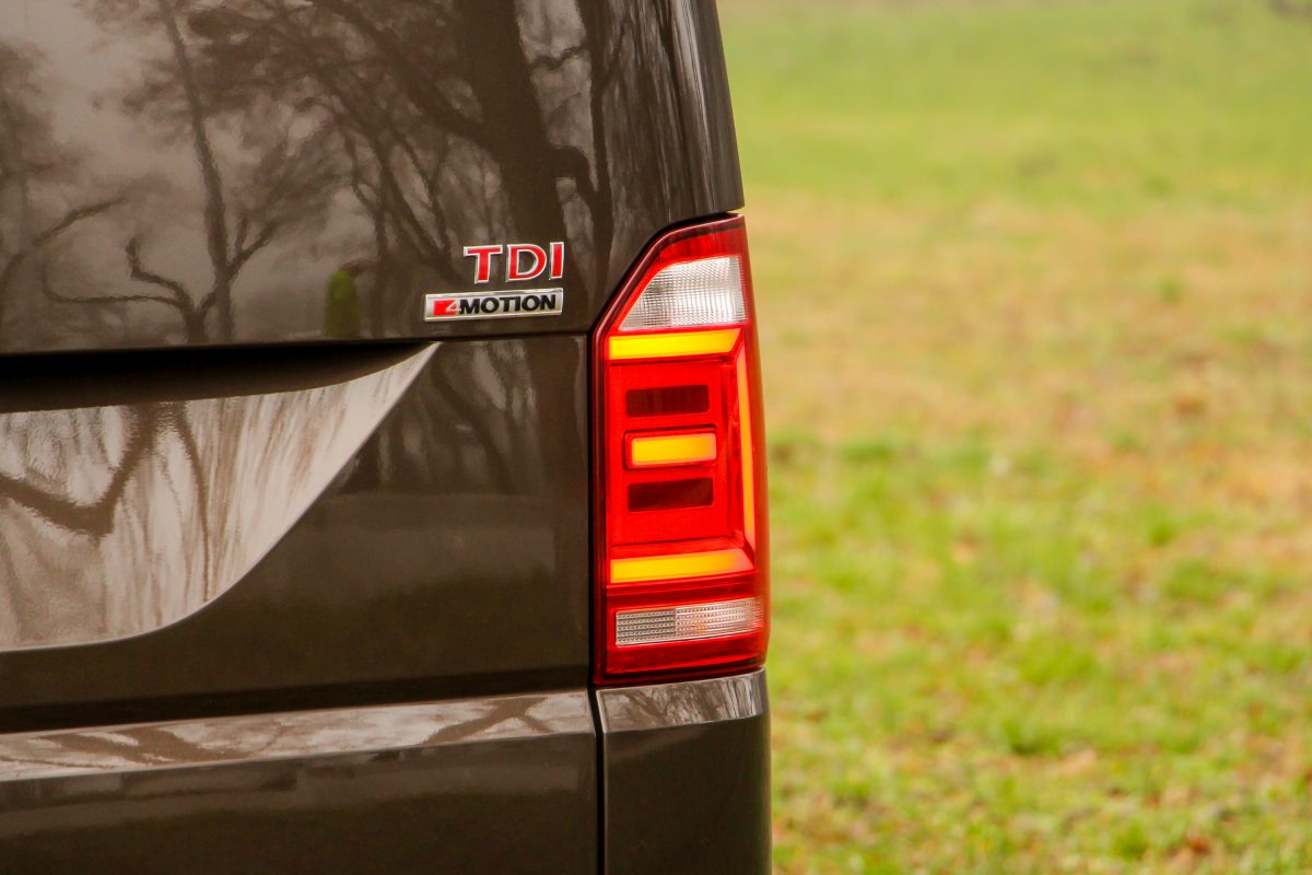 VOLKSWAGEN MULTIVAN