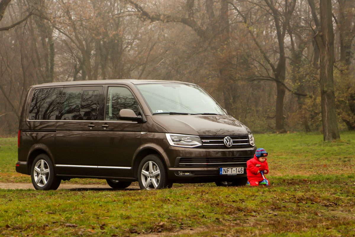 VOLKSWAGEN MULTIVAN