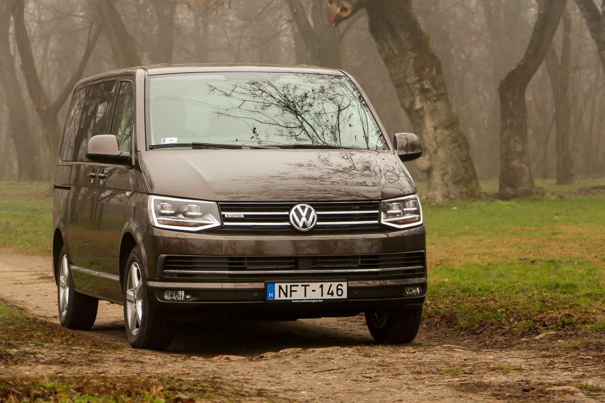 VOLKSWAGEN MULTIVAN
