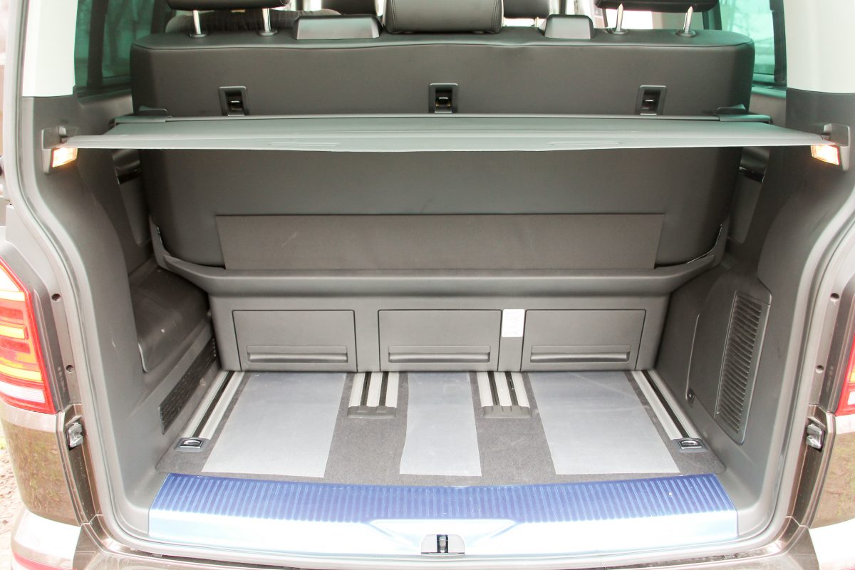 VOLKSWAGEN MULTIVAN